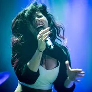 Overlaps image gallery